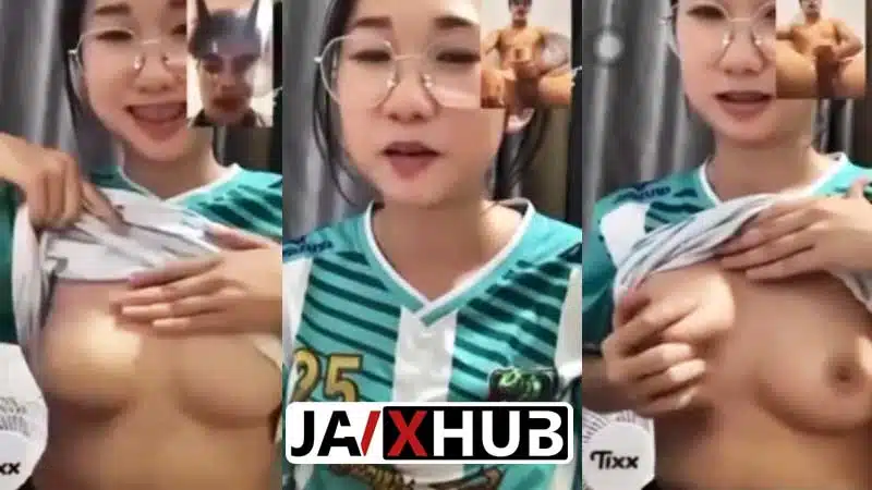 คลิปหลุด คอลเสียว สาวแว่นเปิดกล้องวีดีโอคอลเสียวกับแฟน xxx เปิดเสื้อโชว์บีบนมยั่วเย็ด แฟนหนุ่มก็เงี่ยนนั่งชักว่าวตอกสุดโคน นมสวยน่าเย็ดมาก