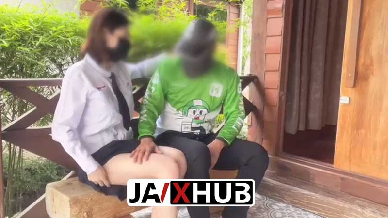 คลิปหลุด นักเรียน ทำเนียนสั่งอาหาร แล้วให้พี่ไรเดอร์เย็ดหีฟรี xxx ไลน์แมนได้เย็ดนักเรียน น้องทำทีชวนคุยแล้วจับควยดูด โดนเย็ดหีคาชุดร้องลั่น