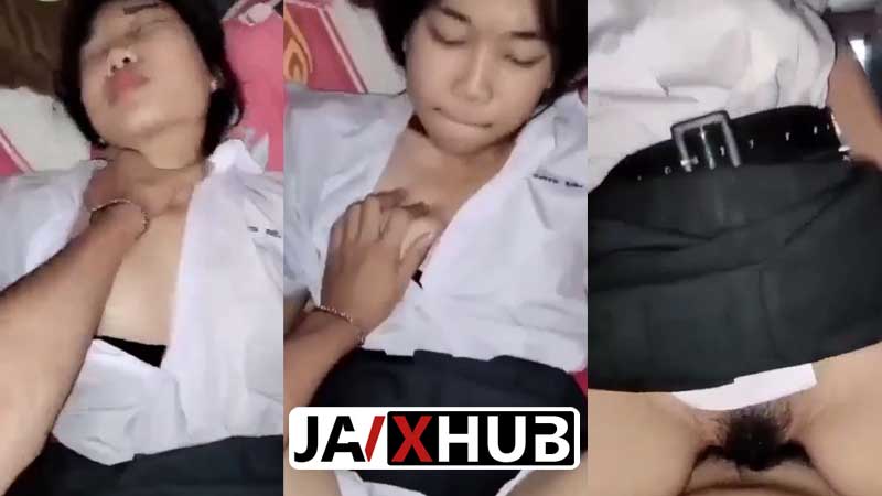 คลิปหลุดนักเรียน เย็ดน้องบีม ม.ปลายหมอยดก โดนยกซดคาชุด โดนแฟนเย็ดหลังเลิกเรียน xxx ซอยหีคาชุด เห็นน่าชัดเจน เสียงครางไทย