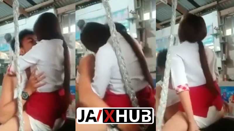 คลิปหลุดไทย นักเรียนสาวกระโปรงแดง เลิกเรียนไม่กลับบ้าน แอบมาเย่อกับแฟน XXX ถกกระโปรงแหกเกงในยัดควย เสียบนั่งขย่มบดโยกเย็ด