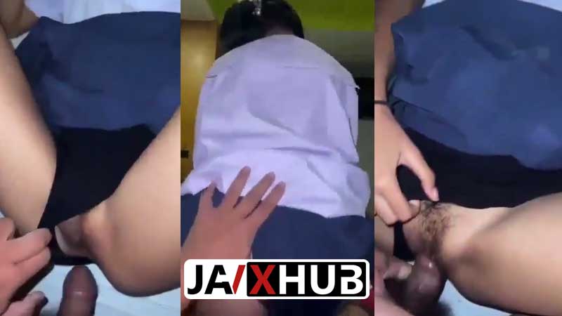 คลิปหลุดนักเรียนไทย ครูนัดเย็ดกับลูกศิษย์ที่บ้านพักครู XXX แหวกกางเกงในเย็ดหี จัดคาชุดนักเรียนโคตรเงี่ยน ซอยหีท่าหมาน้ำแตกเลอะกระโปรง