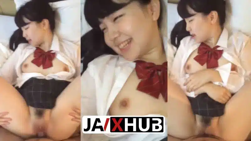 คลิปหลุด นักเรียน สาวน่ารักโดนเย็ดสดคาชุด XXX ซอยหีแรงๆแต่น้องยังยิ้มได้ เสียวหีแบบฟินๆ ยิ้มกระชากใจสุดๆ เย็ดเด็กนี่มันอายุยืนจริงๆ