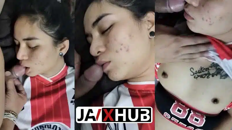 คลิปหลุดทางบ้าน สาวเมาจัดหลับไม่รู้เรื่อง โดนน้องชายเอาควยถูปาก XXX พี่น้องกันเกือบได้เย็ดกันแล้ว มีเลียควยเคลิ้มๆ สุดท้ายได้แตกใส่ปาก